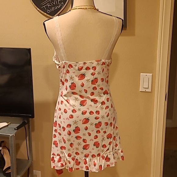 ❤️$♥️Strawberry Slip Dress Teddy Valentines Lace Trim sz  M or L - Picture 10 of 11